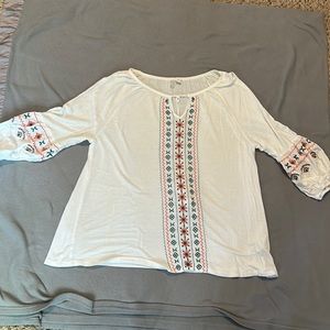 Est 1946, large white flowy top